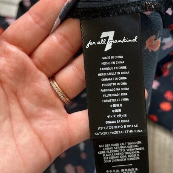 7 For All Mankind NWT Navy & Red Floral Print Off The Shoulder Blouse Size XS - Picture 7 of 11